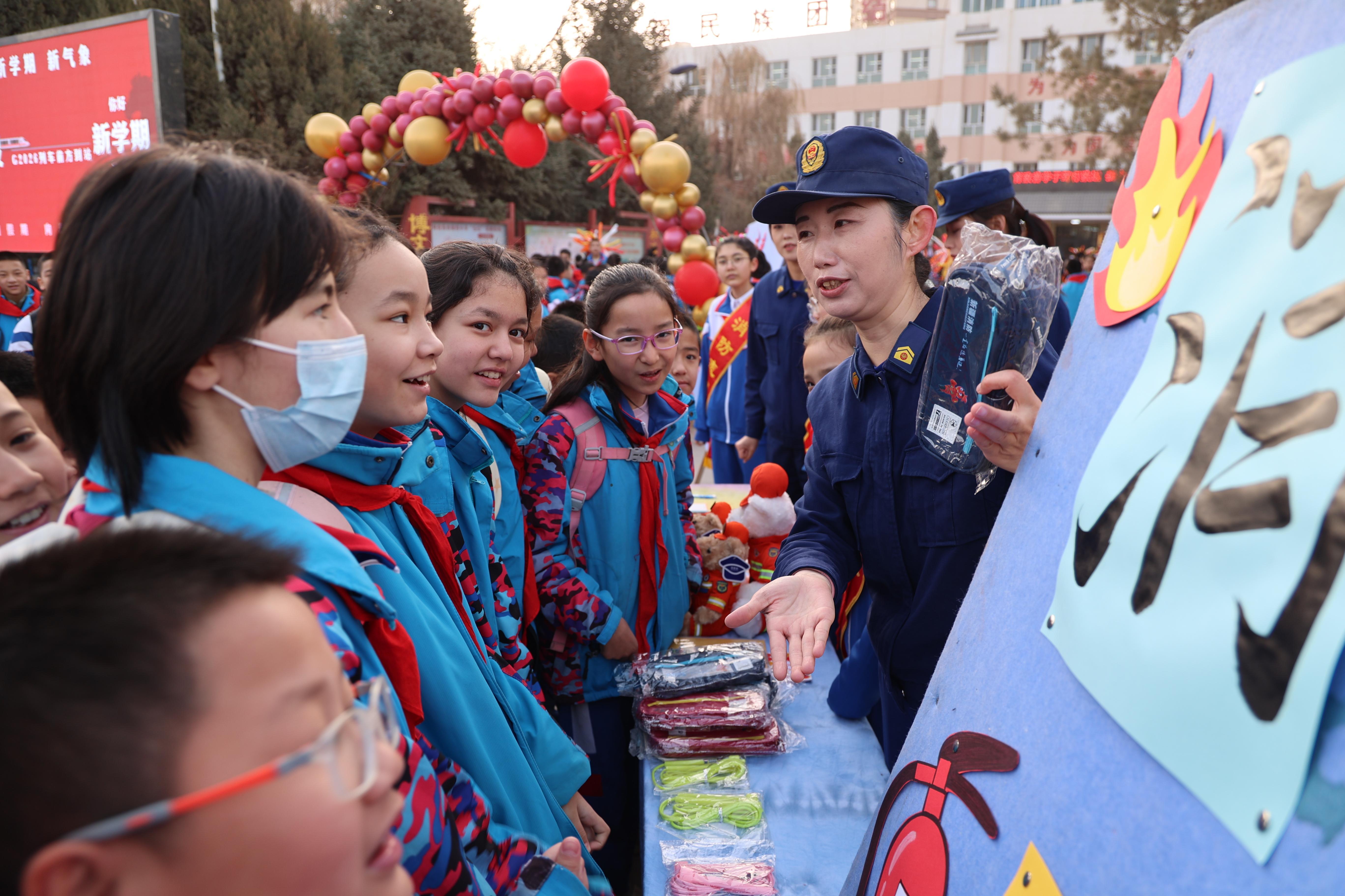 新疆阿克蘇：消防伴成長 平安啟新程