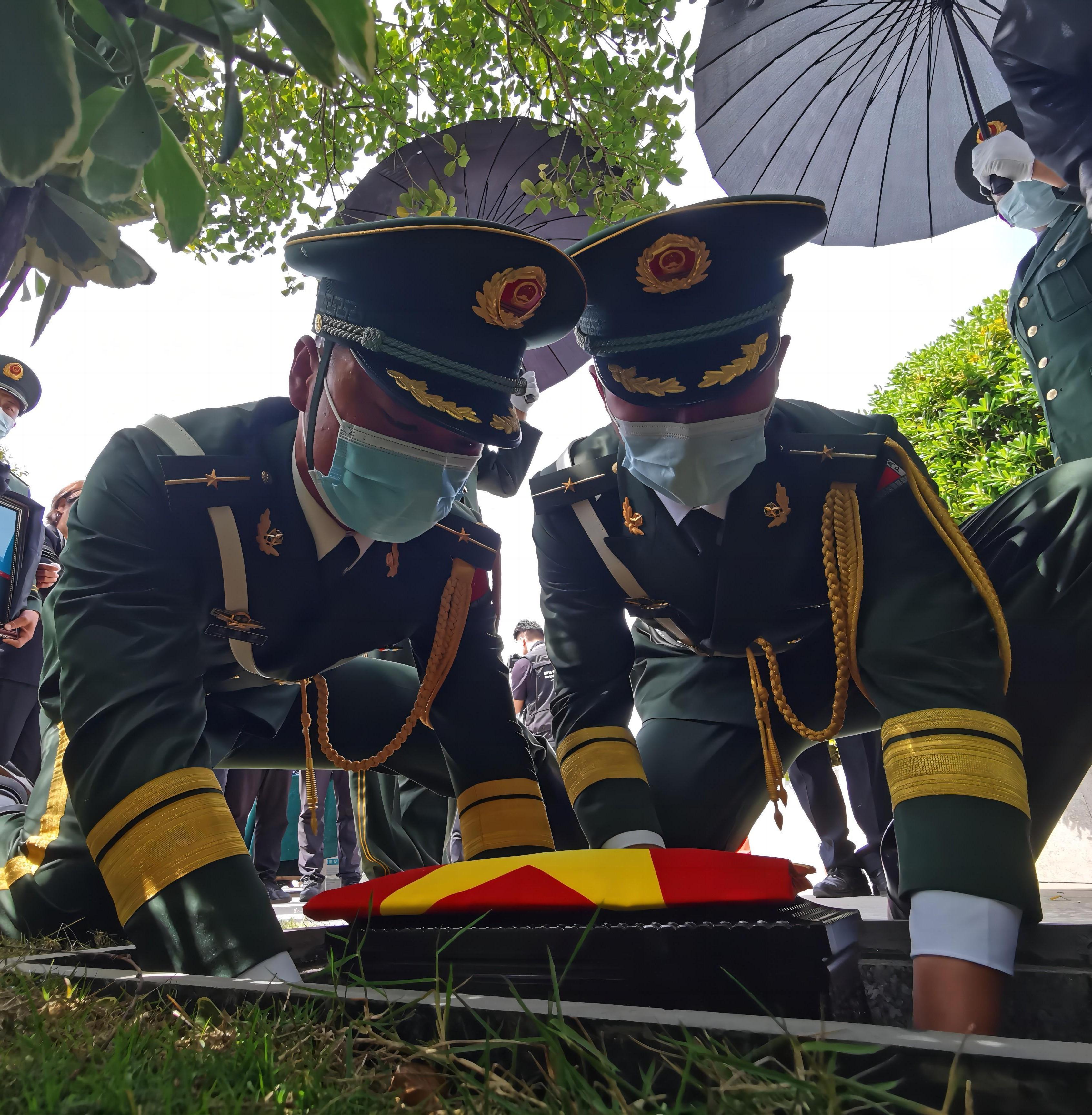 汪曉龍，我們送你回家！